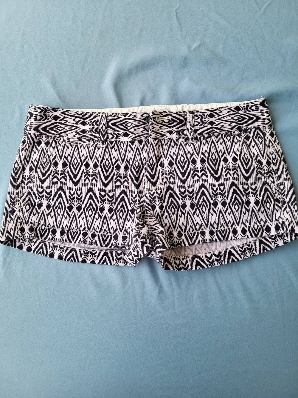 American Eagle Outfitters Aztec Geometric Tribal Print Low Rise Stretch Shorts